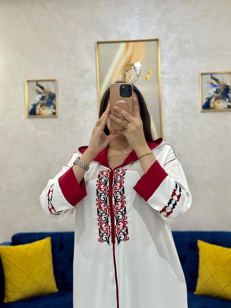 جلابة بالطرز الرباطي