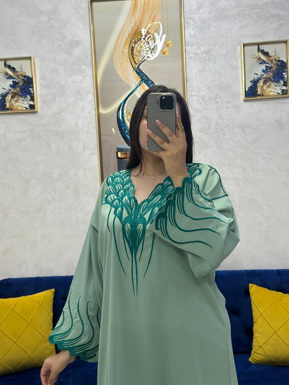 قفطان بالطرز الكوردون