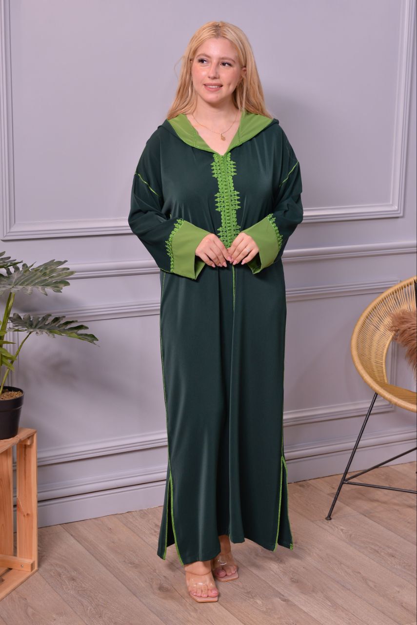 جلابة بطرزة التاج