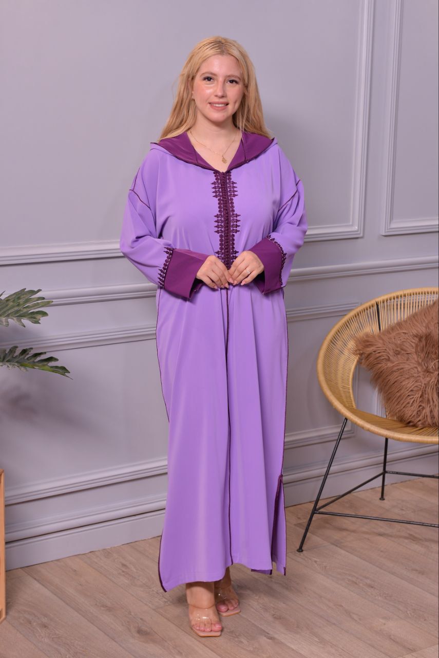 جلابة بطرزة التاج