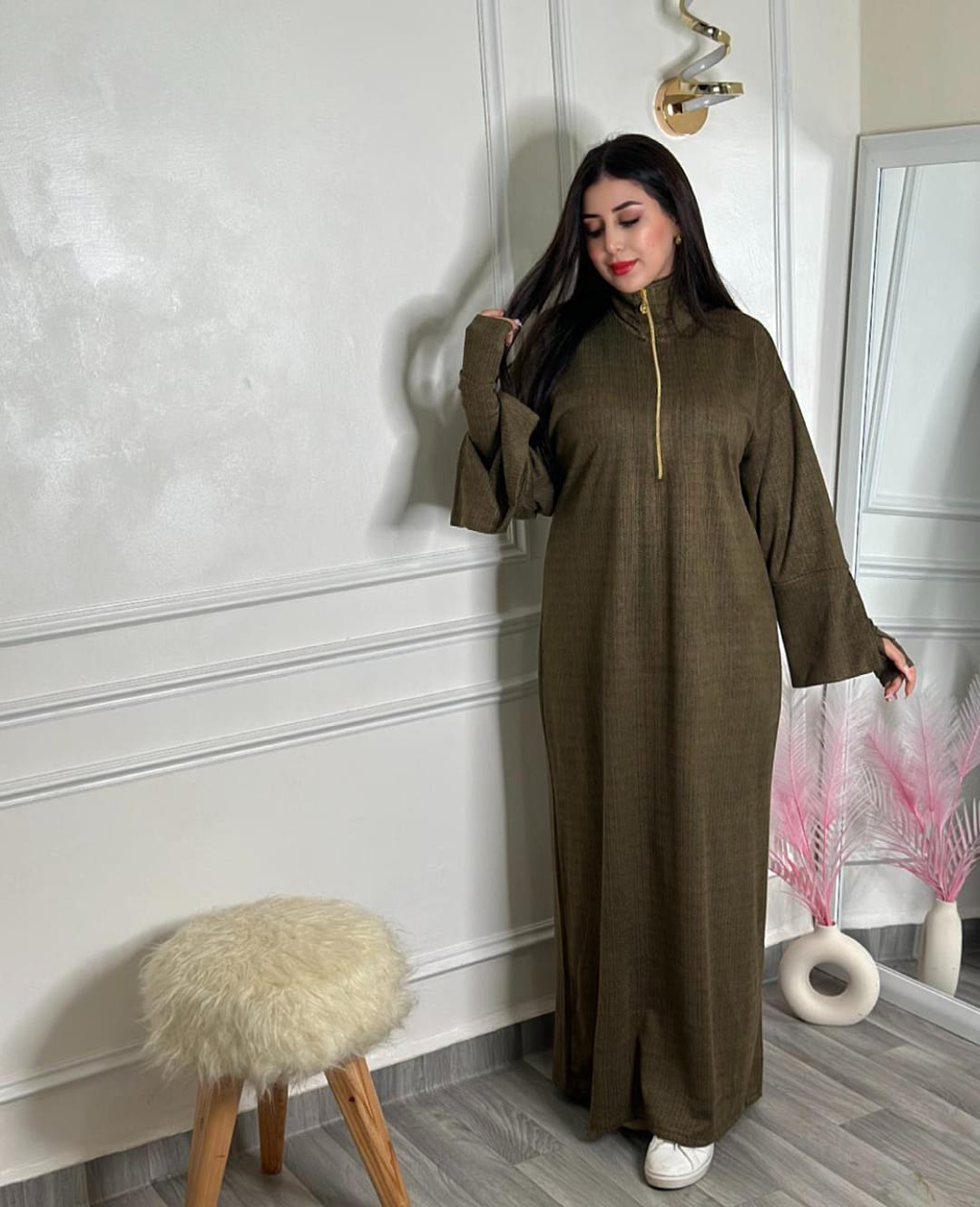 فستان مع قفازات