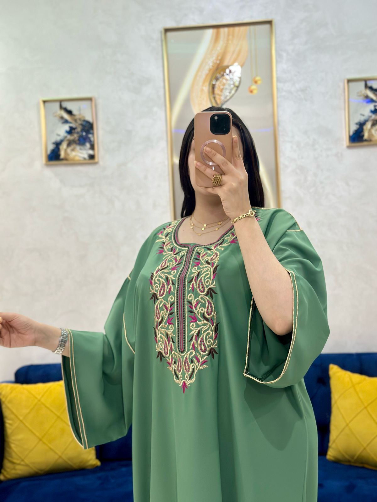 قفطان بالطرز الرباطي