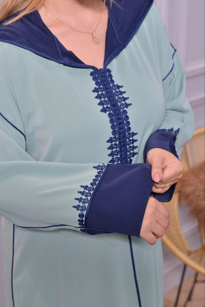 جلابة بطرزة التاج