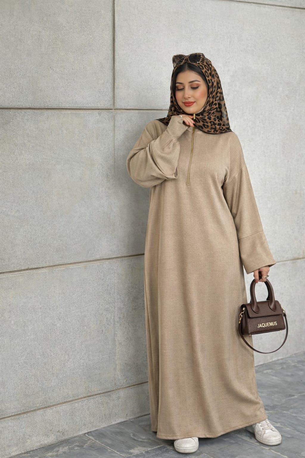 فستان مع قفازات